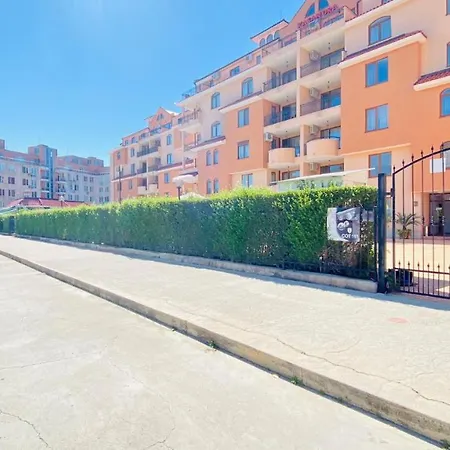 Bratanov Kasandra Sunny Apartment Sunny Beach